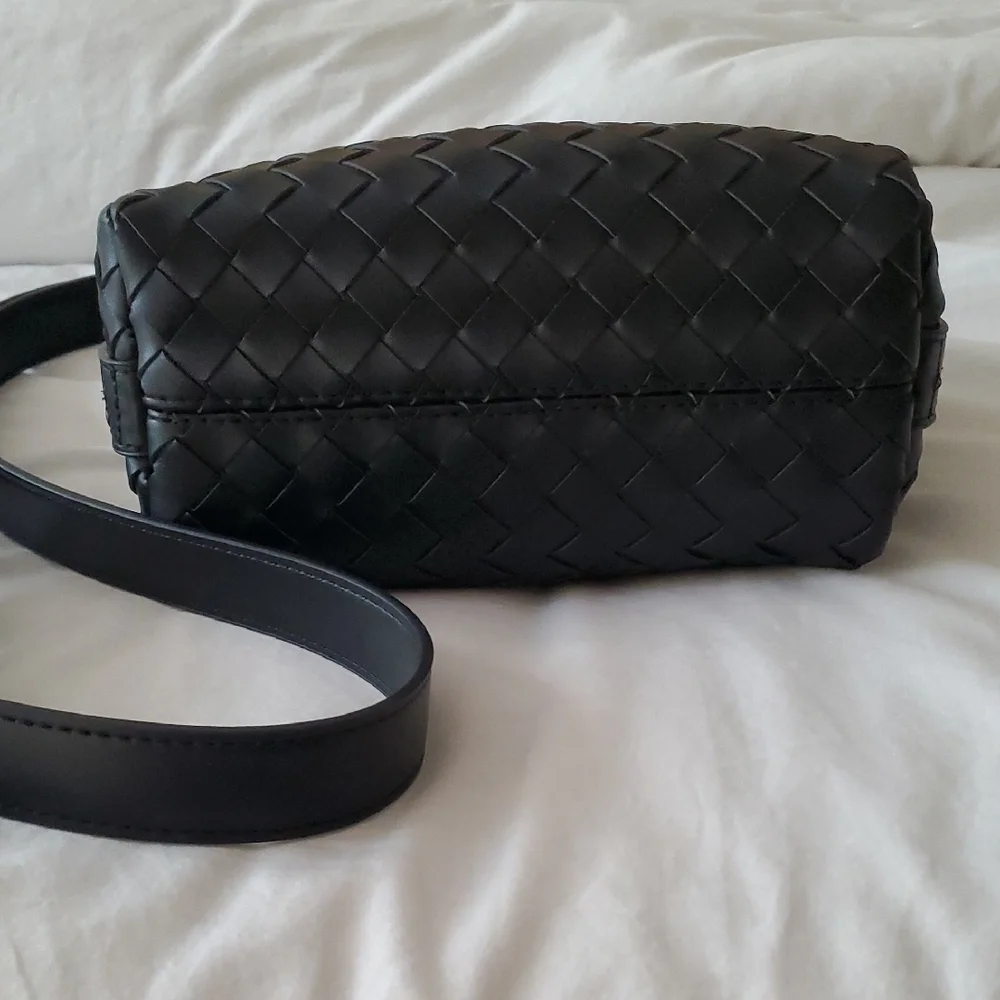 Urban Expressions Black Intrecciato Crossbody Bag - Picture 6 of 6